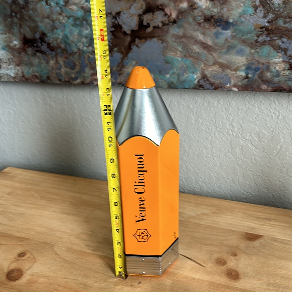 Venice Clicquot yellow pencils champagne bottle holder with screw off bottom - Picture 6 of 12